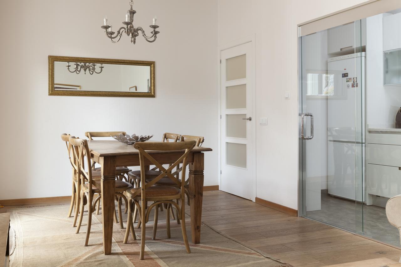 Akira Flats Roger De Flor Chic Apartment Barcelona Bagian luar foto