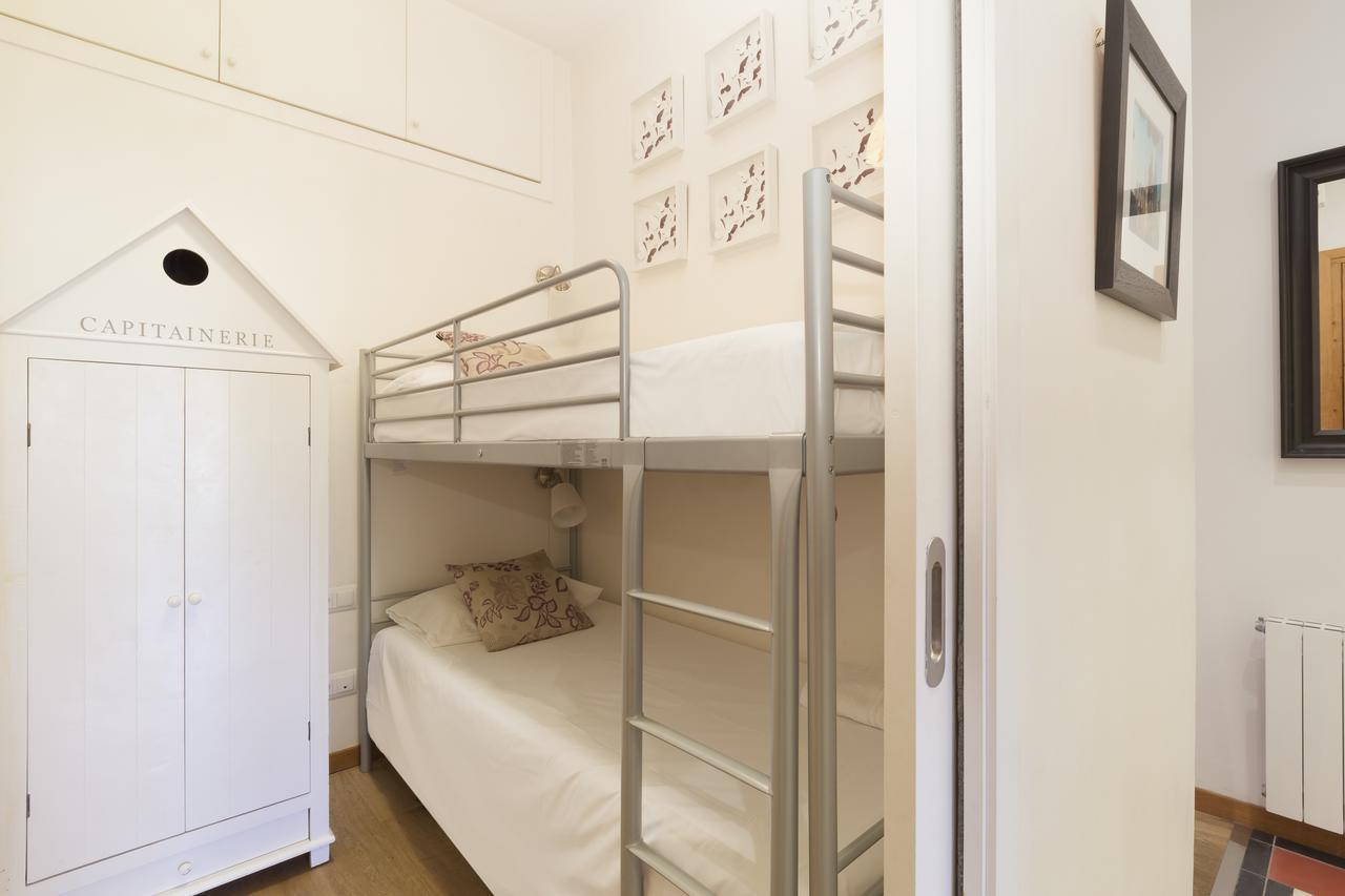 Akira Flats Roger De Flor Chic Apartment Barcelona Bagian luar foto