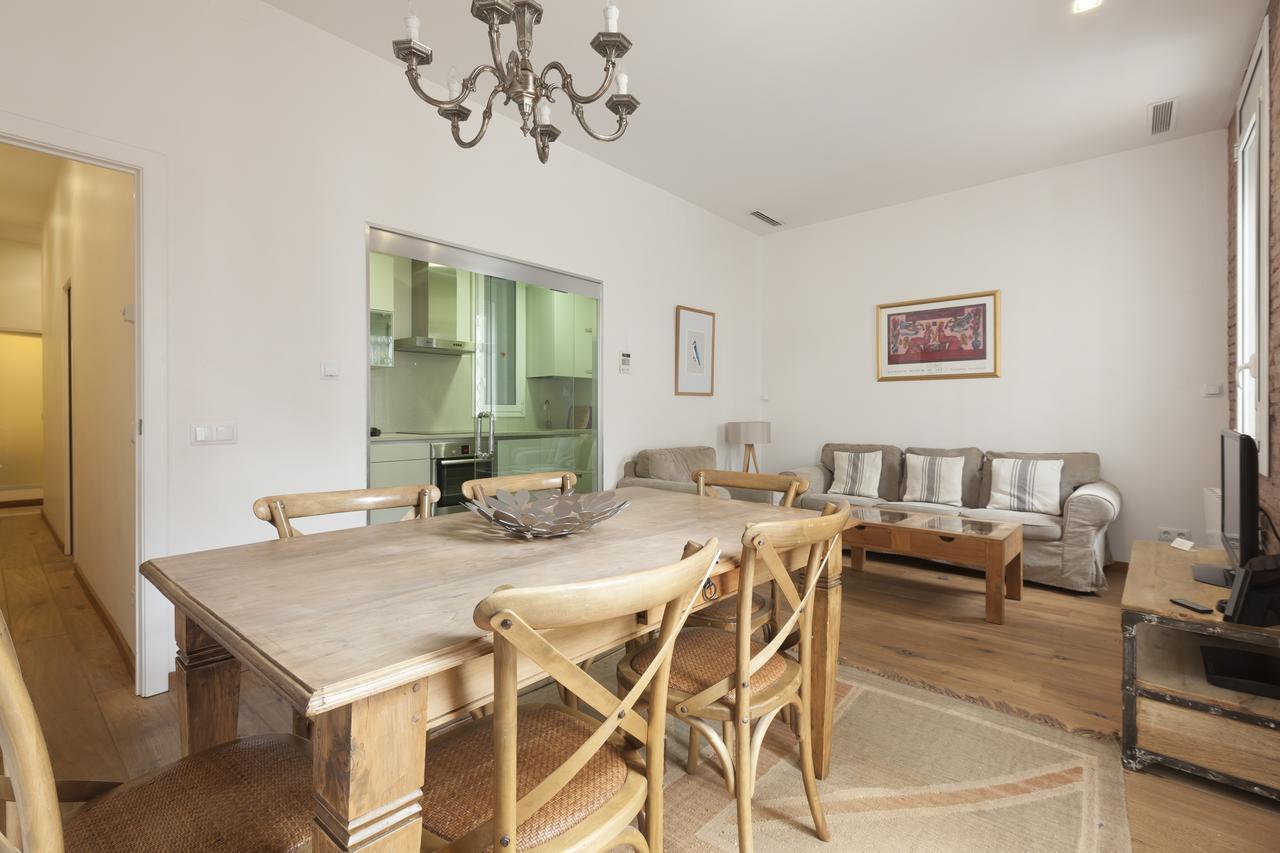 Akira Flats Roger De Flor Chic Apartment Barcelona Bagian luar foto