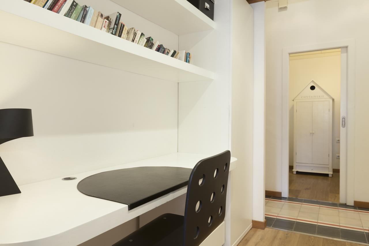 Akira Flats Roger De Flor Chic Apartment Barcelona Bagian luar foto