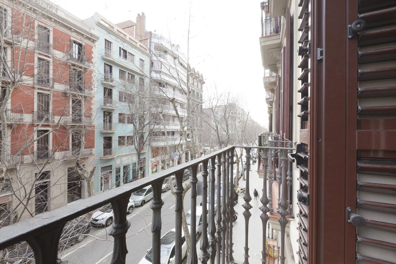 Akira Flats Roger De Flor Chic Apartment Barcelona Bagian luar foto
